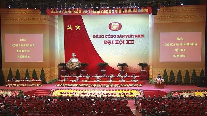Hotspot Matrix và 2 kiểu áo hot nhất hè này: Giá chưa đến 100k mà giúp vóc dáng thon thả